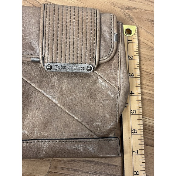 Vintage Juicy Couture Beige Leather Clutch Hand Purse 10\